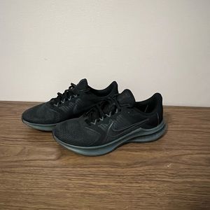 Nike Downshifter Women’s Black Running Shoes